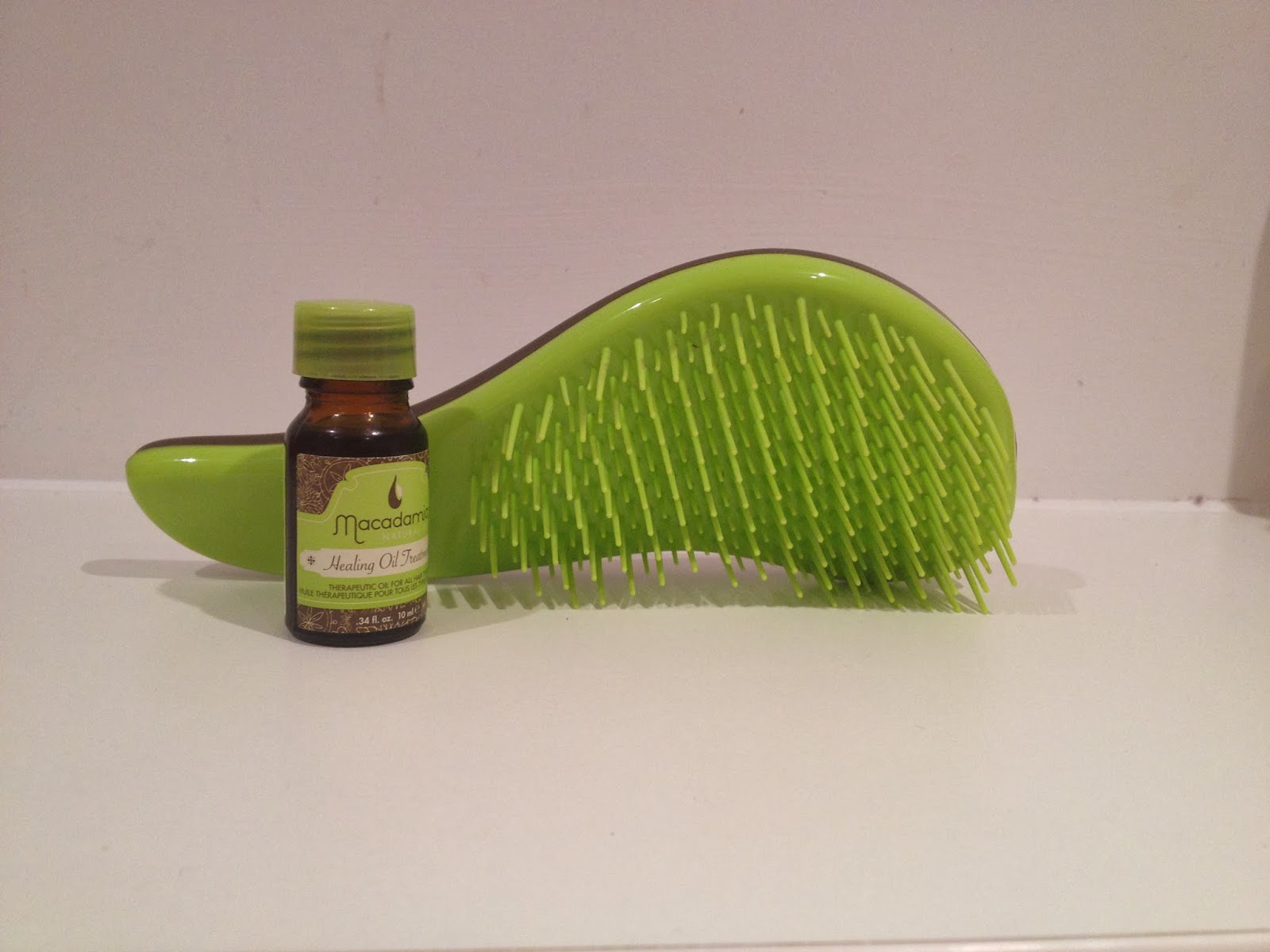 RetroLove Macadamia No Tangle Hair Brush